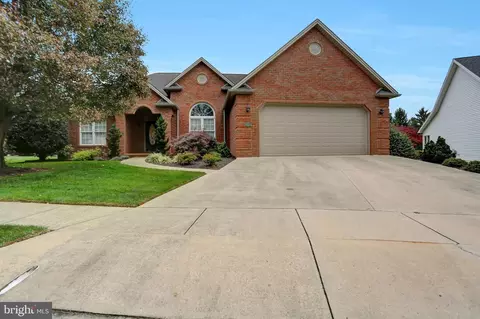 2476 Glime Dr, Mechanicsburg, PA 17055