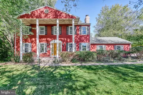 8 Wild Rose Ln, Mechanicsburg, PA 17050