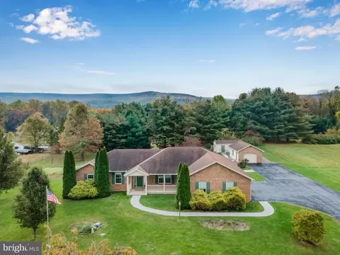816 Pine Rd, Carlisle, PA 17015