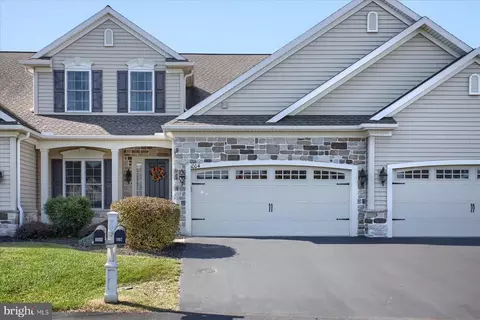 1004 Wintergreen Dr, Mechanicsburg, PA 17050