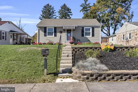 1332 Bryn Mawr Rd, Carlisle, PA 17013