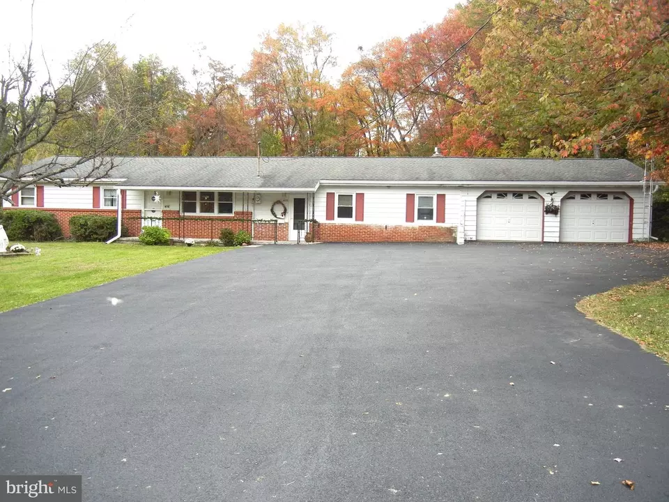 415 Sample Bridge Rd, Enola, PA 17025 20 Photos Movoto