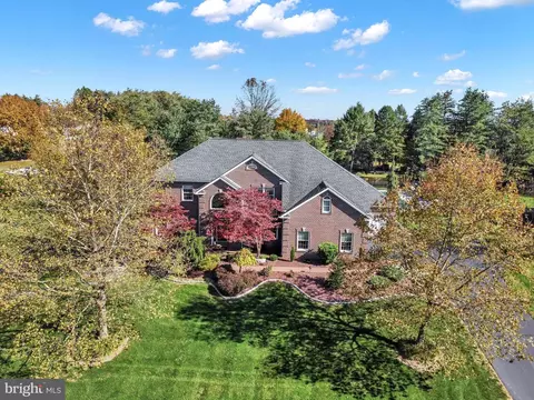 5612 Pinehurst Way, Mechanicsburg, PA 17050