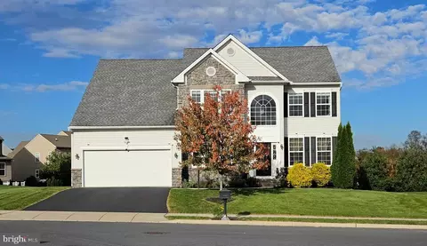 6 Bethpage Dr, Mechanicsburg, PA 17050