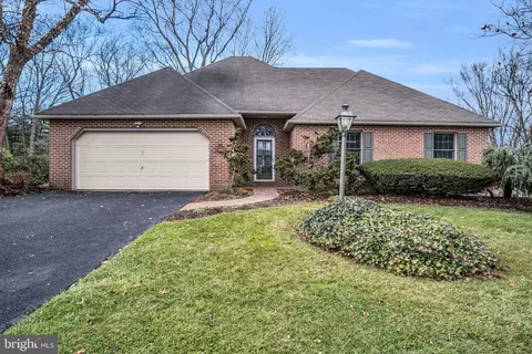 46 Old Farm Rd, Camp Hill, PA 17011