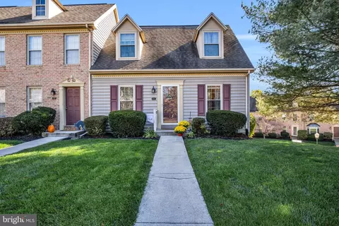 1737 Weatherburn Dr, New Cumberland, PA 17070