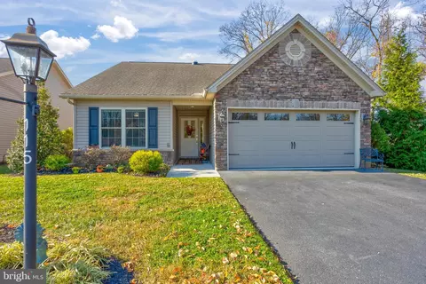115 Thorncroft Dr, Mechanicsburg, PA 17050