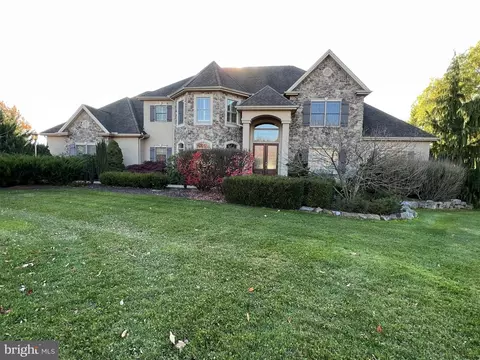 2307 Claridge Ct, Enola, PA 17025