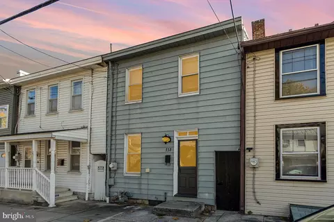151 N East St, Carlisle, PA 17013