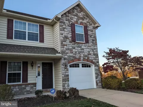 21 Indiana Cir, Lemoyne, PA 17043
