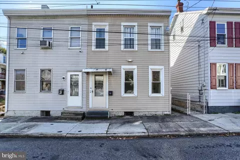 32 W Baltimore St, Carlisle, PA 17013