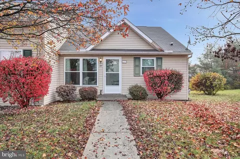 77 Johns Dr, Enola, PA 17025