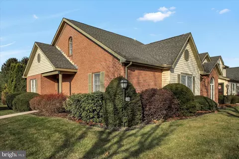 120 Strayer Dr, Carlisle, PA 17013