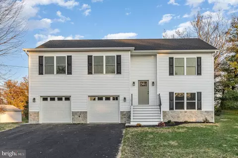 2077 Reservoir Dr, Carlisle, PA 17013