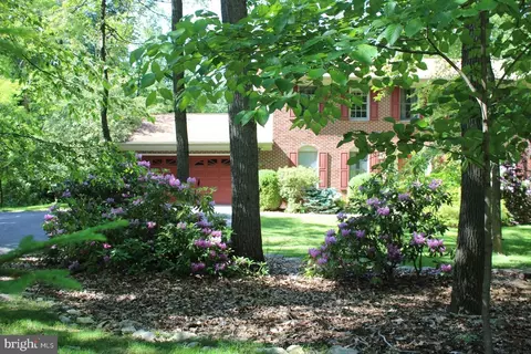 727 Dogwood Ter, Boiling Springs, PA 17007