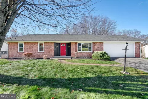 7 Hellam Dr, Mechanicsburg, PA 17055