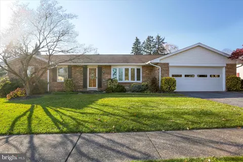 5234 Deerfield Ave, Mechanicsburg, PA 17050