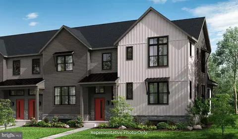 107 Larkin Dr, Mechanicsburg, PA 17055