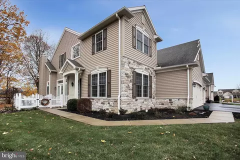 806 Violet Cir, Mechanicsburg, PA 17050