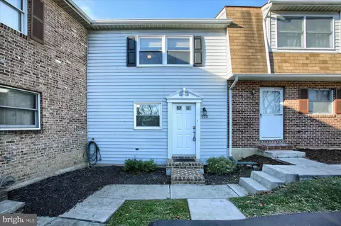 572 Valley Rd, Enola, PA 17025