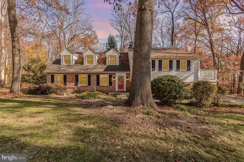 5009 Woodbox Ln, Mechanicsburg, PA 17055