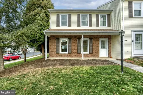 701 Allenview Dr, Mechanicsburg, PA 17055