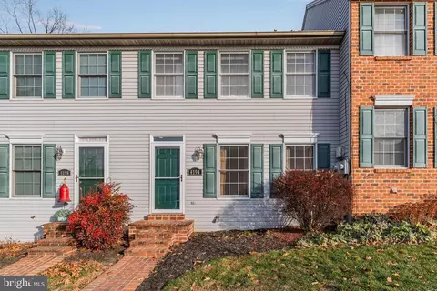 4194 Kittatinny Dr, Mechanicsburg, PA 17050