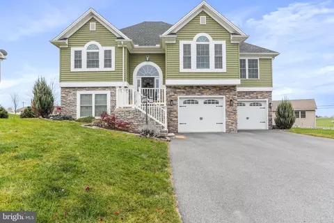 3 Osprey Way, Shippensburg, PA 17257