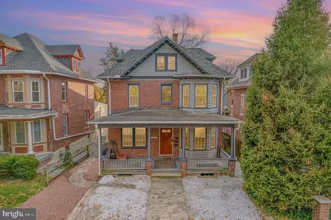 2609 Market St, Camp Hill, PA 17011