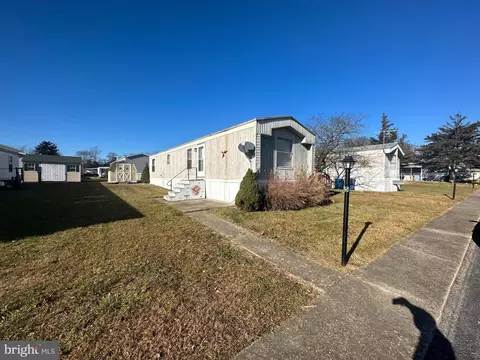 5 Coral Dr, Carlisle, PA 17013