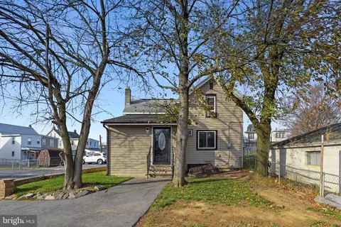 1 E Primrose Ln, Enola, PA 17025