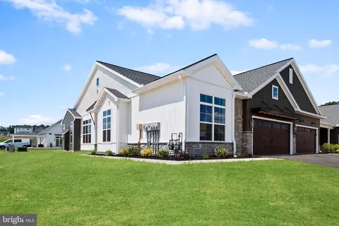 2113 Hill Side Dr #400, Mechanicsburg, PA 17055