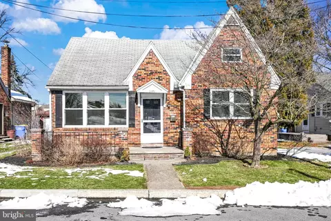 2070 Enfield St, Camp Hill, PA 17011