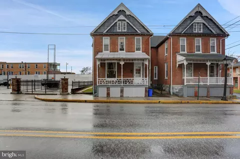 20 N Earl St, Shippensburg, PA 17257