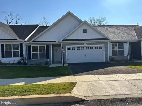 4125 Locust Rd #6, Camp Hill, PA 17011