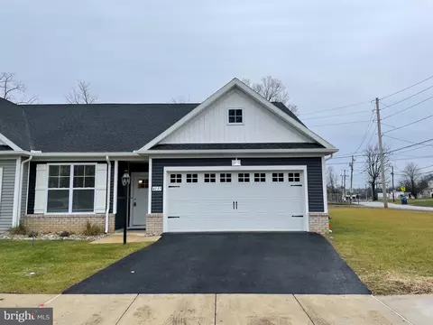 135 Stephenson Rd #14, Camp Hill, PA 17011