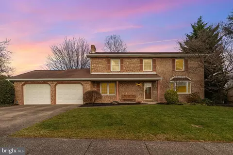 406 Hopi Dr, Mechanicsburg, PA 17050