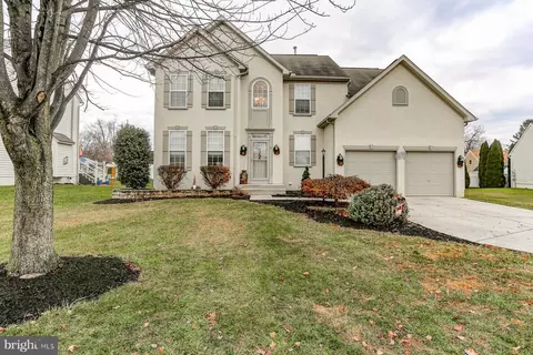 4 Cardamon Dr, Mechanicsburg, PA 17050