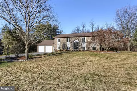 40 Stone Ledge Rd, Newville, PA 17241
