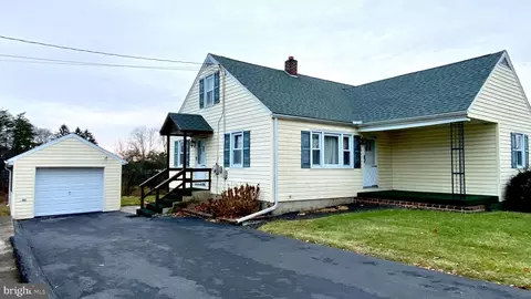 2 Ridge Ave, Carlisle, PA 17013