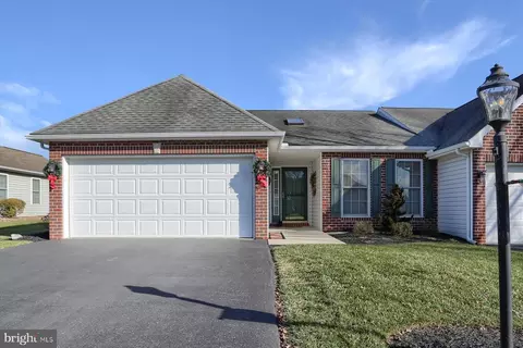 44 Burwick Dr, Mechanicsburg, PA 17050