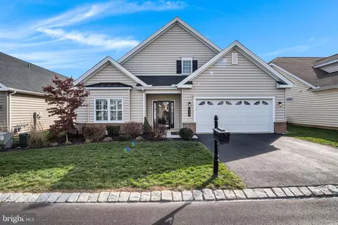 413 General Dr, Mechanicsburg, PA 17050
