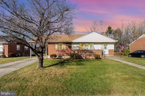 407 E Coover St, Mechanicsburg, PA 17055