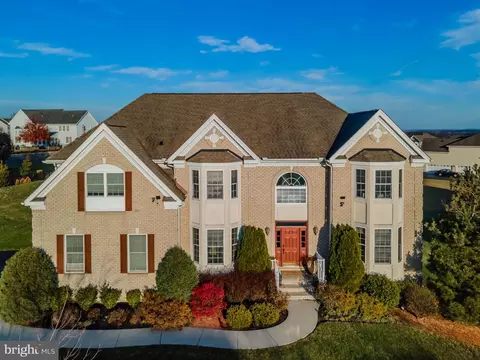 24 Bella Vista Dr, Mechanicsburg, PA 17050