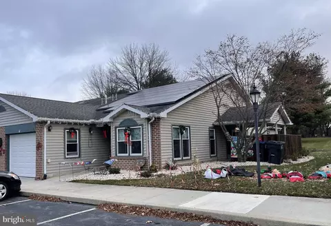 27 Abbey Ct, Carlisle, PA 17015