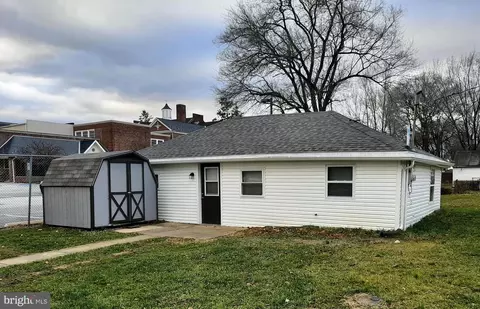 490 Ash Ave, Carlisle, PA 17013