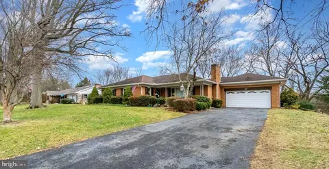515 Saint Johns Dr, Camp Hill, PA 17011