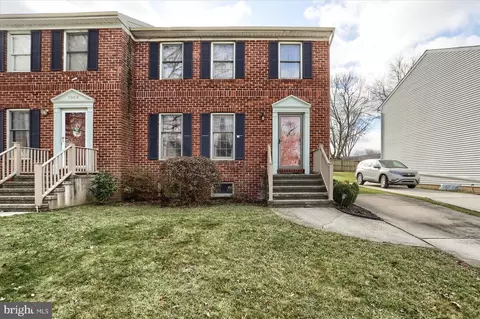 1007 Northfield Dr, Carlisle, PA 17013