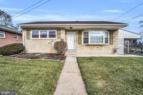 4 Essex Rd, Camp Hill, PA 17011