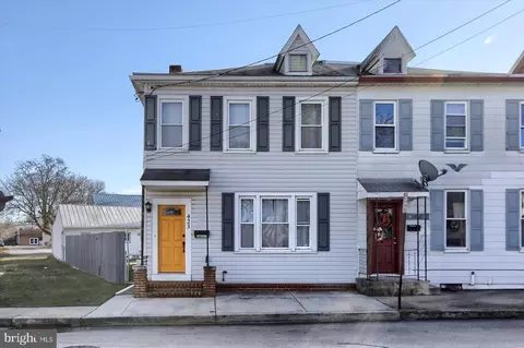 423 N Bedford St, Carlisle, PA 17013